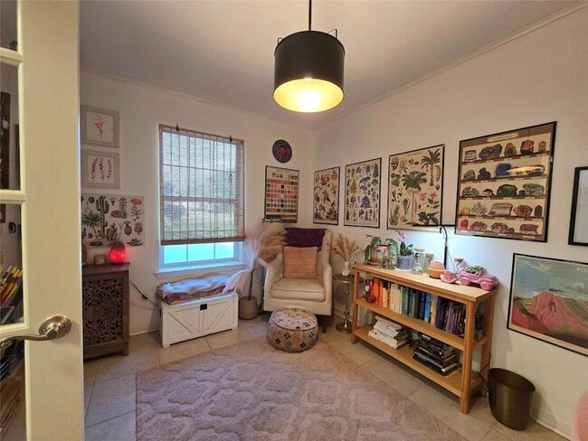 Photo - 2303 Darnell Dr