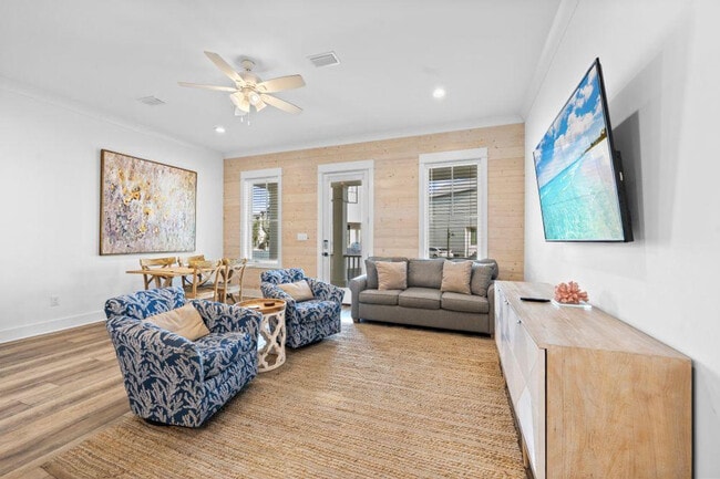 Building Photo - 7 W Gate Unit ID1322626P