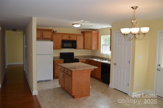 Photo - 132 Springfield Rd