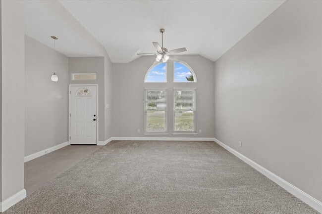 Photo - 670 Honeysuckle Ln