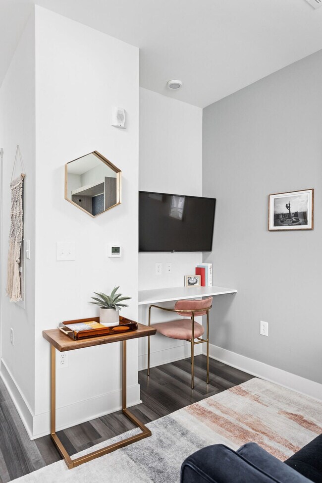 Photo - 520 E Washington St Unit ID1014503P