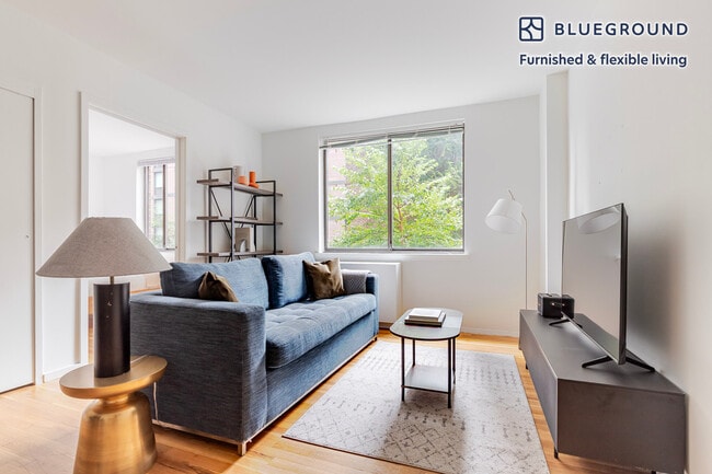 Building Photo - 434 W 19th St Unit FL2-ID2020