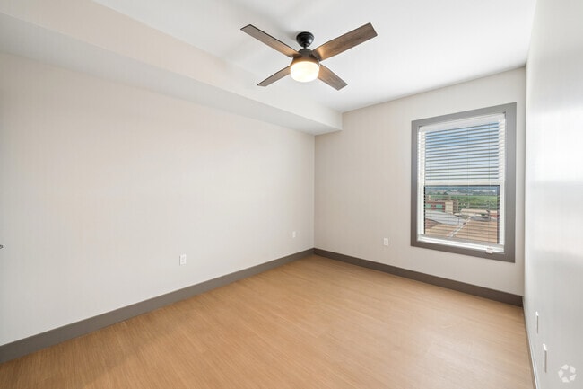 2BR, 2BA - 1,000SF - Primary Bedroom - Chic Apartments