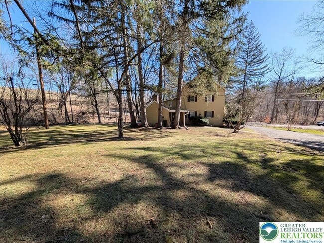 Photo - 3470 Rhododendron Dr