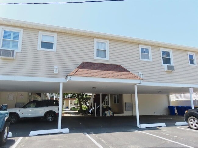 Photo - 6 N Newport Ave