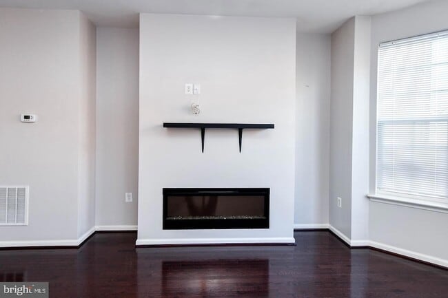 Photo - 9553 Weshurst Ln