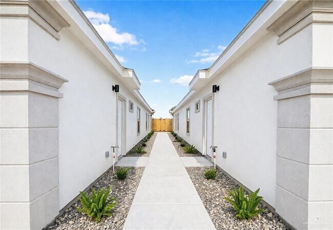 Photo - 1505 Shavano Dr Unit 2