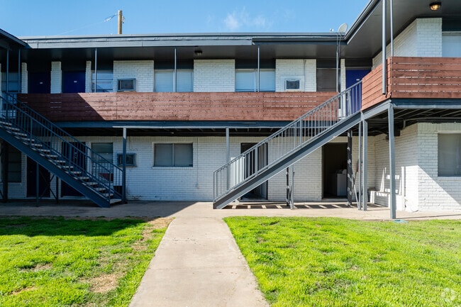 Photo - The Lillian Crossroads