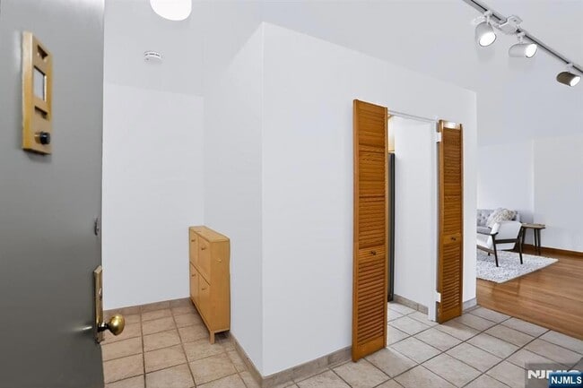 Photo - 301 Beech St Unit 12A