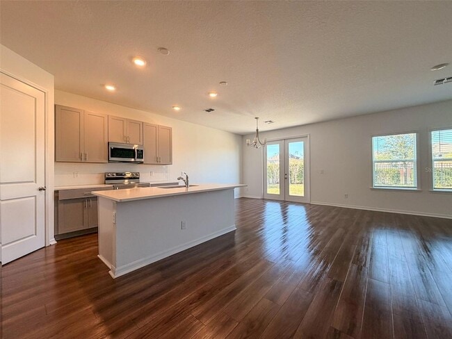 Photo - 2114 Derwent Dr