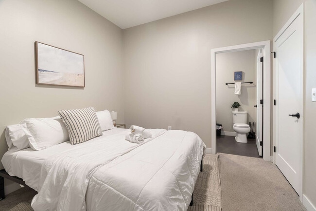 Photo - 205 W 4th St Unit ID1301409P