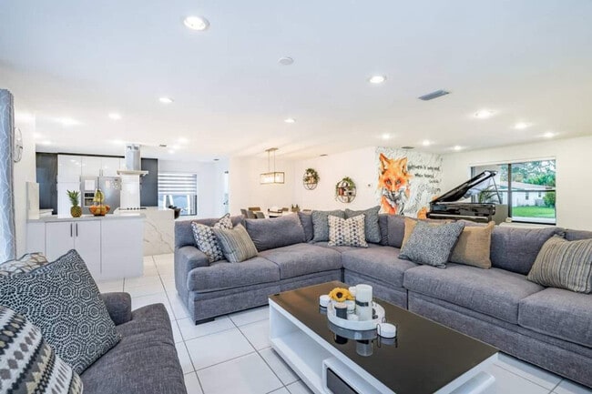 Photo - 830 SW 14th Ct Unit SI FL1-ID1475653P