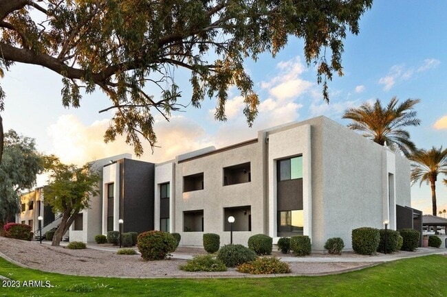 Building Photo - 8550 E McDowell Rd Unit 1