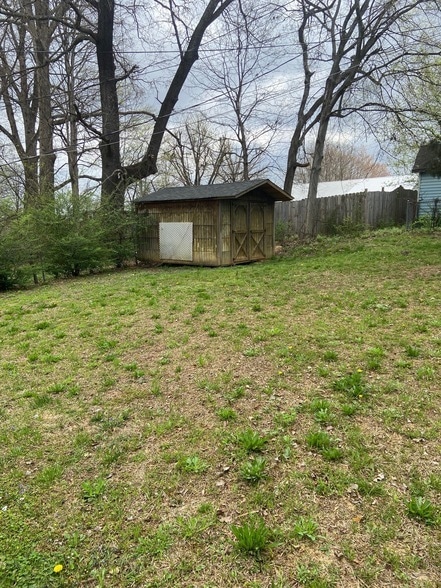 Photo - 104 Oak Ave