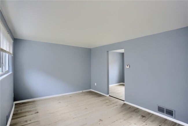 Photo - 436 Brierly Ln
