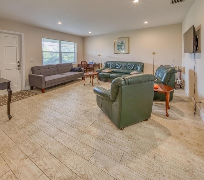 Photo - 301 S Lakeside Dr Unit 0070