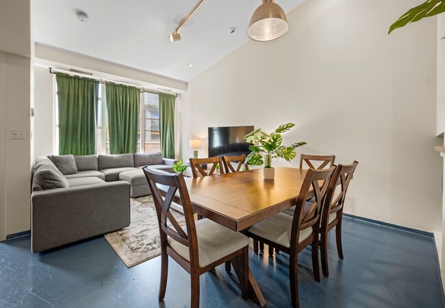 Photo - 160 E Berkeley St Unit SI ID1343269P