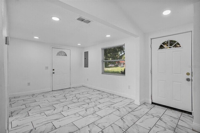 Photo - 906 Celery Ave