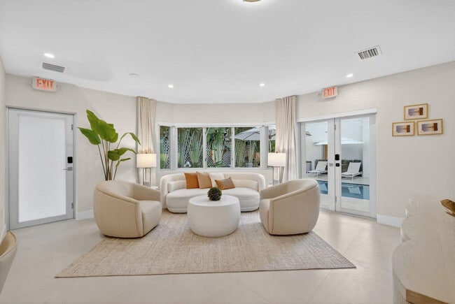 Photo - 8111 Harding Ave Unit SI ID1497743P