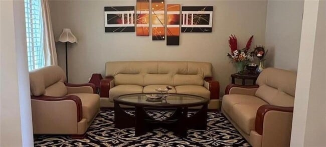 Photo - 1880 Willshire Glen