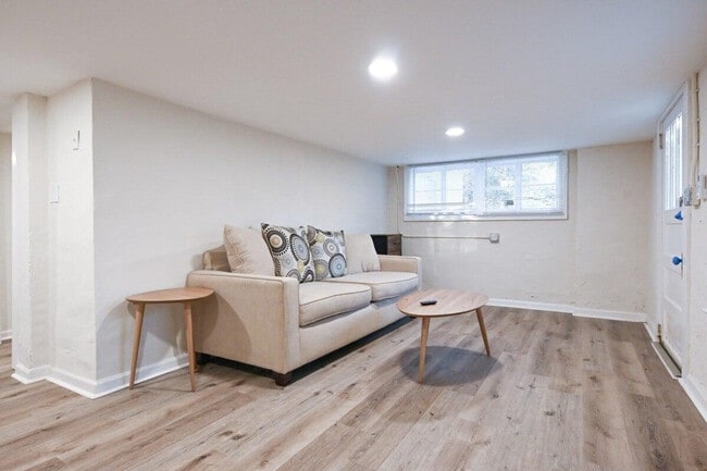 Building Photo - 840 Bobbin Mill Rd Unit ID1302841P