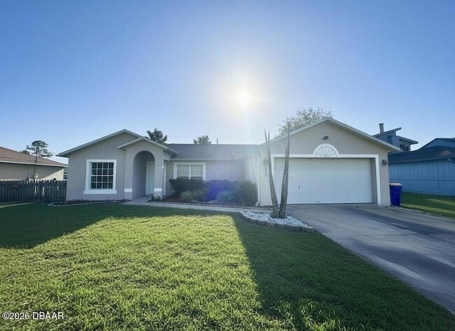 Building Photo - 2515 Fern Palm Dr
