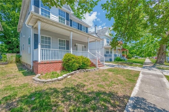 Photo - 318 W 31st St