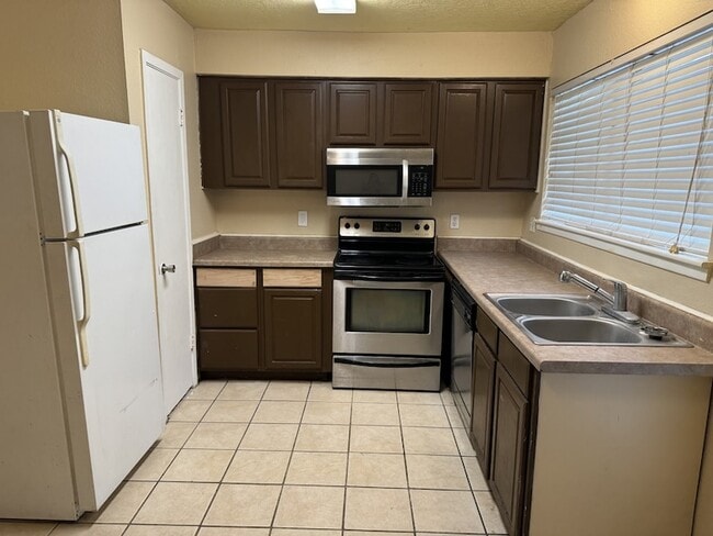 Photo - 16607 David Glen Dr