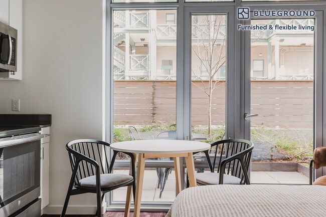 Photo - 624 Yale Ave N Unit FL3-ID808