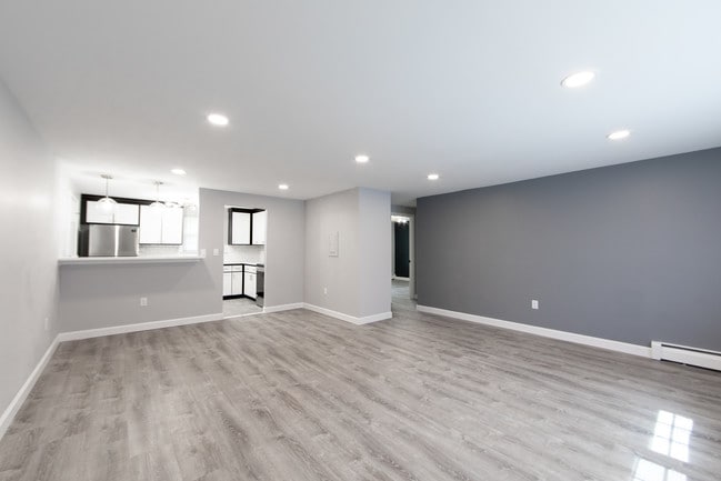 Photo - Sunset Rock Apartments