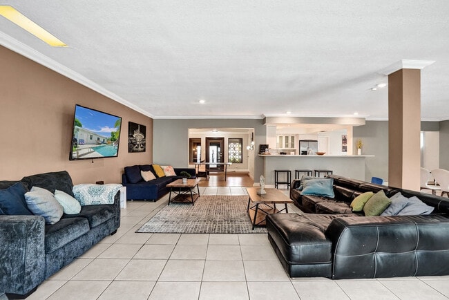 Building Photo - 5415 Harrison St Unit ID1037649P