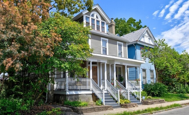 Photo - 1050 Oak St Unit 52