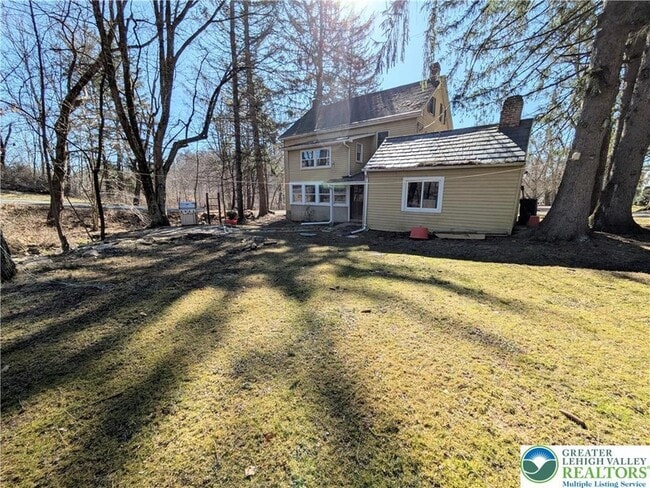 Photo - 3470 Rhododendron Dr