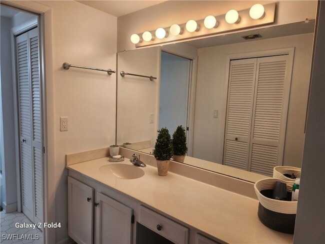 Photo - 805 River Point Dr