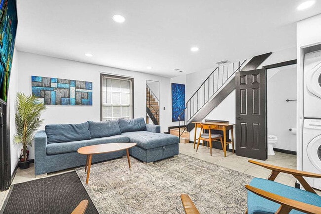 Photo - 621 NE 28th St Unit ID1018317P