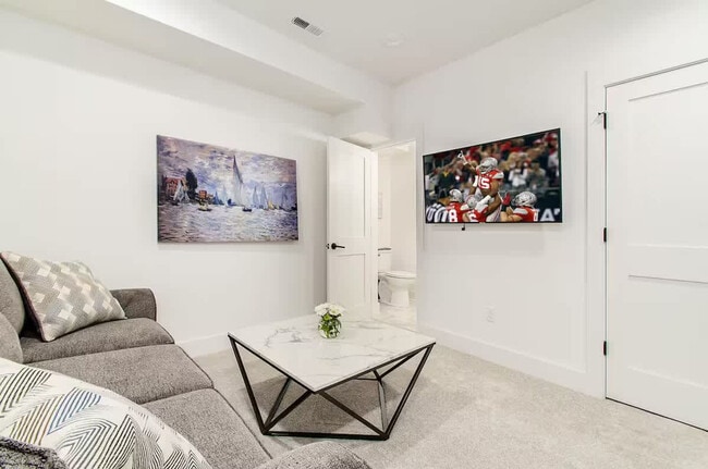 Photo - 1140 Hamlet St Unit ID1265631P