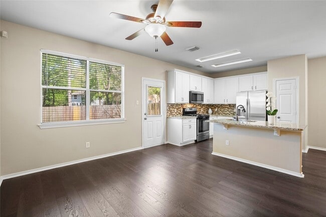 Photo - 15 Blue Creek Pl