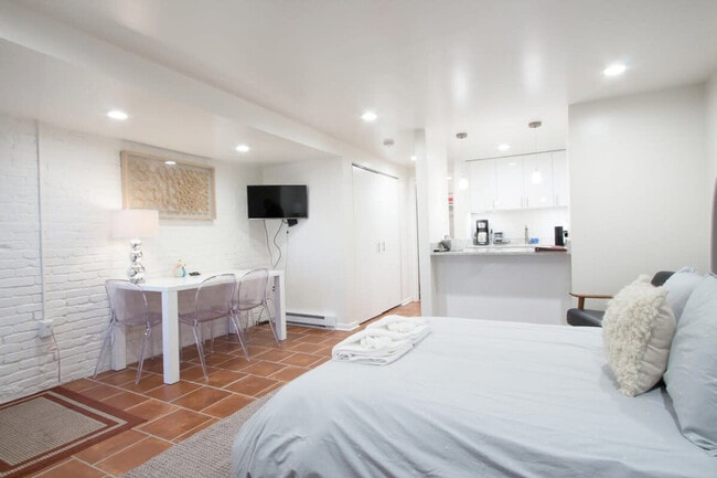 Photo - 1712 Johnson Ave NW Unit ID1238464P