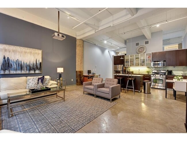 Photo - 700 N Washington Ave