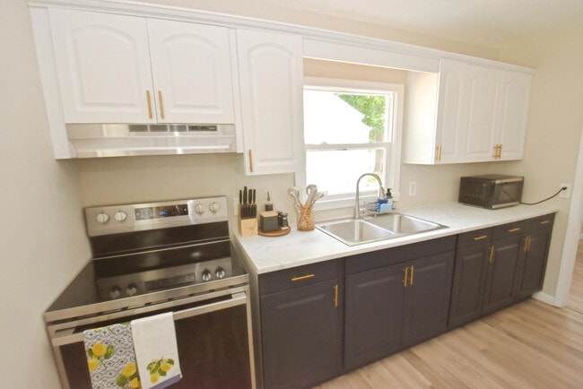 Photo - 517 Napoleon St Unit ID1037677P