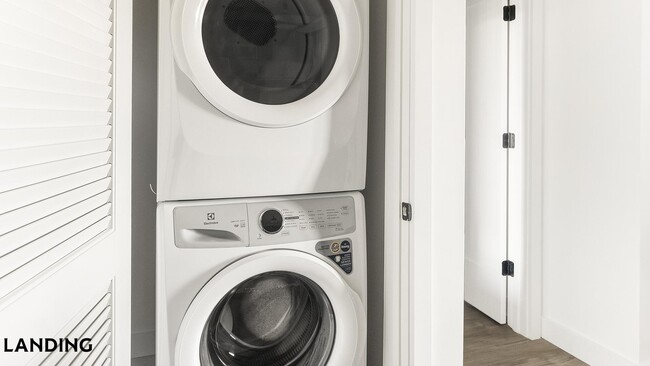 Photo - 1007 S Mint St Unit 806