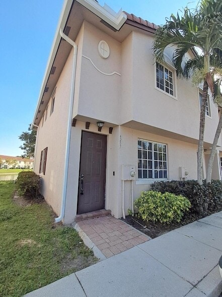 Building Photo - 4207 Napoli Lake Dr