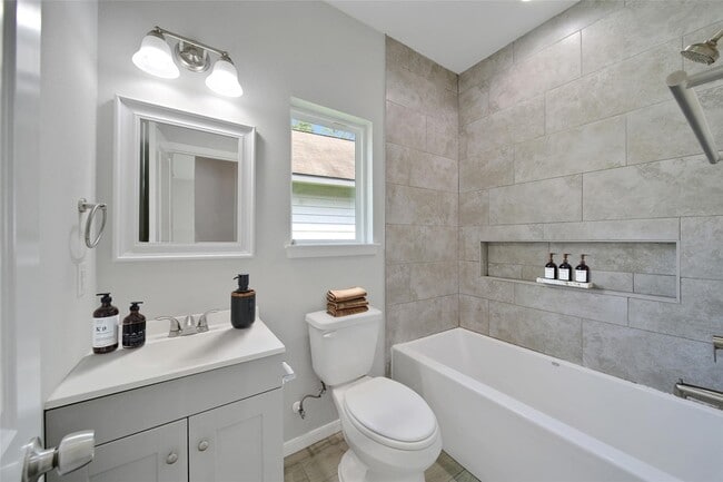 Photo - 16713 E Ivanhoe St