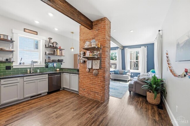 Photo - 2931 Cleinview Ave