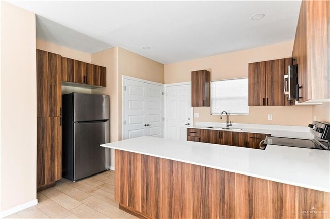 Photo - 2914 W Driftwood St Unit 3