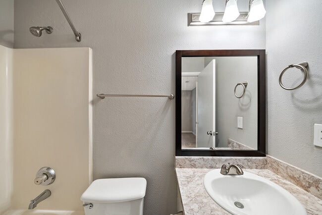 Photo - Rivercreek Apartments