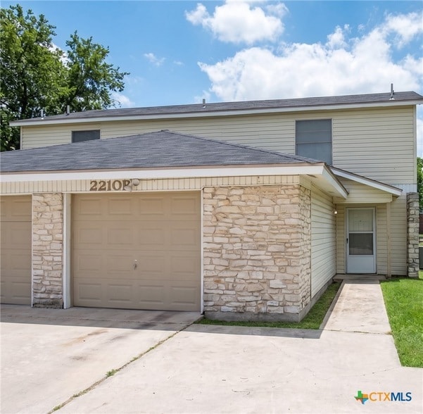 Photo - 2210 Cascade Dr