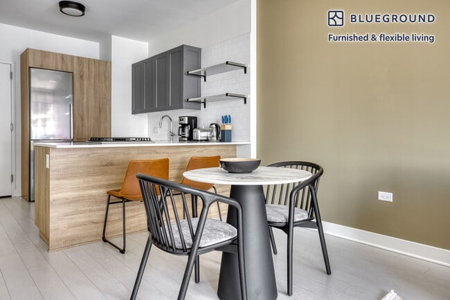 Photo - 1035 W Van Buren St Unit FL11-ID754