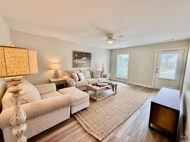 Photo - 117 Webster Wy