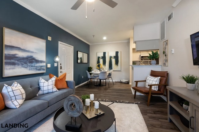 Building Photo - 165 Forestbrook Dr Unit 1037
